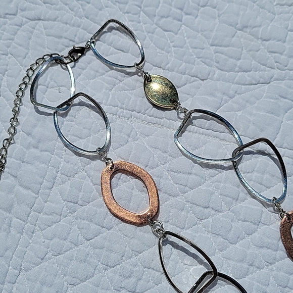 Tri Color Geometric Shaped Long Necklace! - Picture 3 of 9